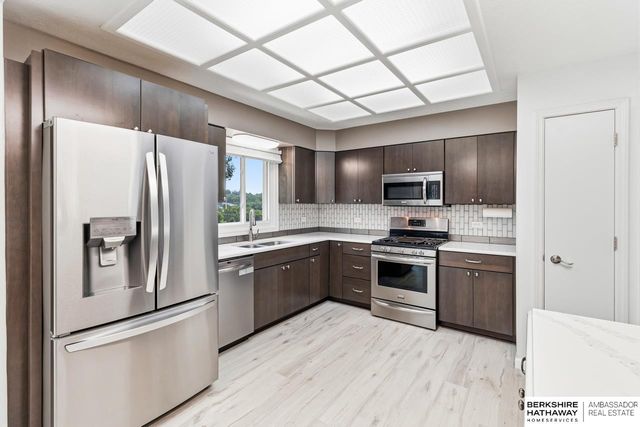 9609 S 9th Street, Bellevue, NE 68147