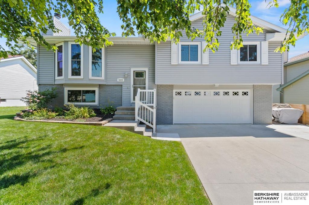 9609 S 9th Street, Bellevue, NE 68147