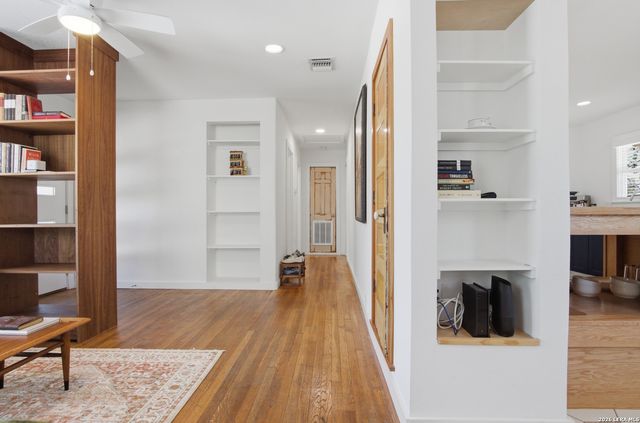 926 Lamar, San Antonio, TX 78202