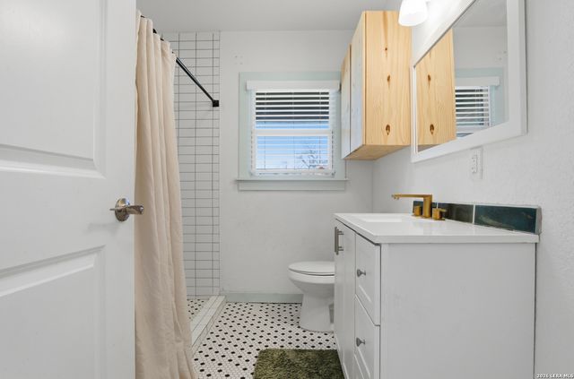 926 Lamar, San Antonio, TX 78202