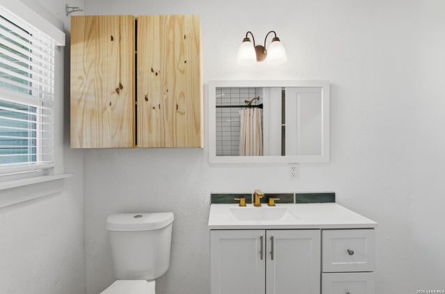 926 Lamar, San Antonio, TX 78202