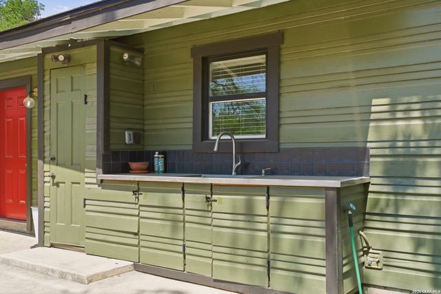 926 Lamar, San Antonio, TX 78202