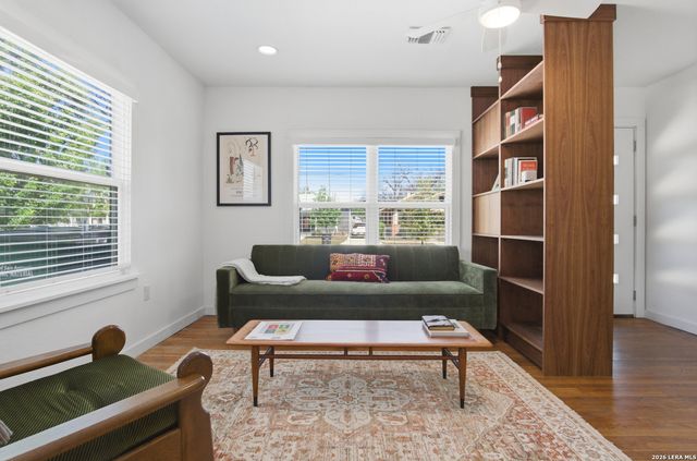 926 Lamar, San Antonio, TX 78202