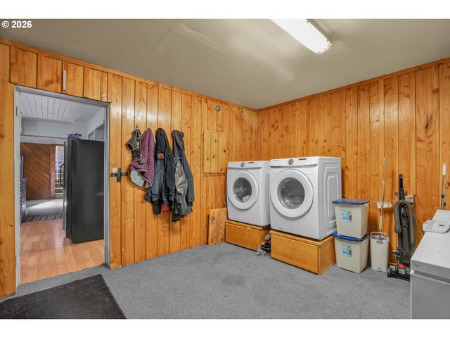70896 NEER CITY Rd, Rainier, OR 97048