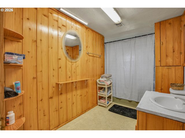 70896 NEER CITY Rd, Rainier, OR 97048