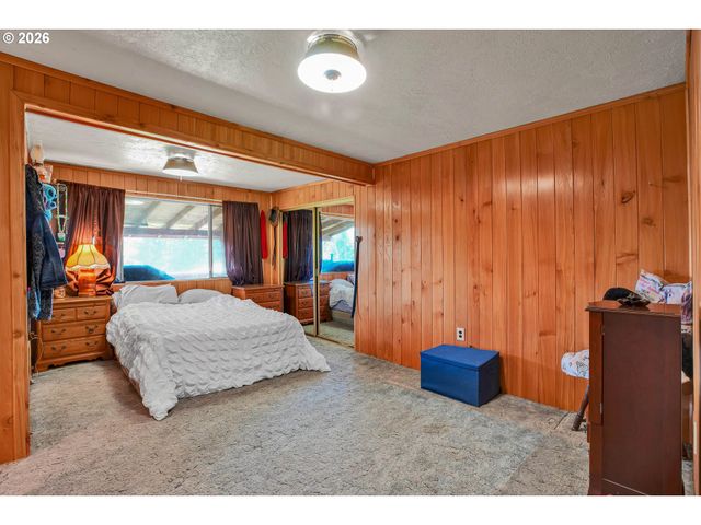 70896 NEER CITY Rd, Rainier, OR 97048
