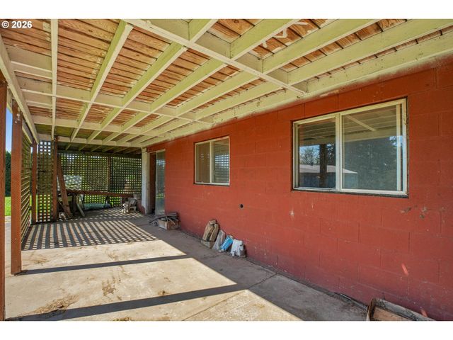 70896 NEER CITY Rd, Rainier, OR 97048