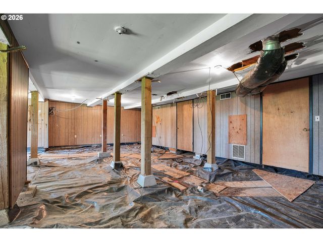 70896 NEER CITY Rd, Rainier, OR 97048