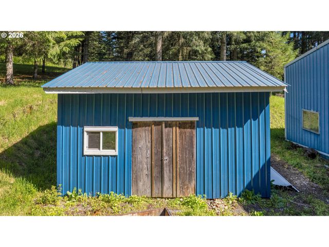 70896 NEER CITY Rd, Rainier, OR 97048