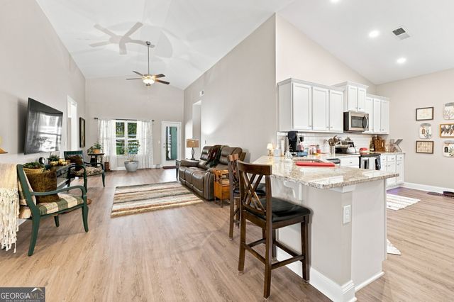 241 Magnolia Villas Drive, Cornelia, GA 30531