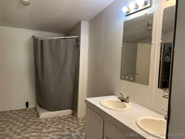 11686 S 4185 Road, Claremore, OK 74017