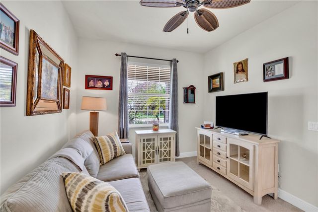 393 11th Square SW, Vero Beach, FL 32962