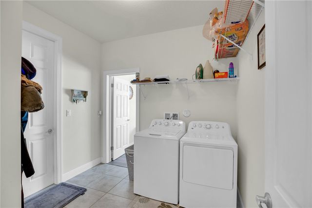 393 11th Square SW, Vero Beach, FL 32962