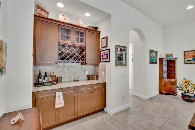 393 11th Square SW, Vero Beach, FL 32962