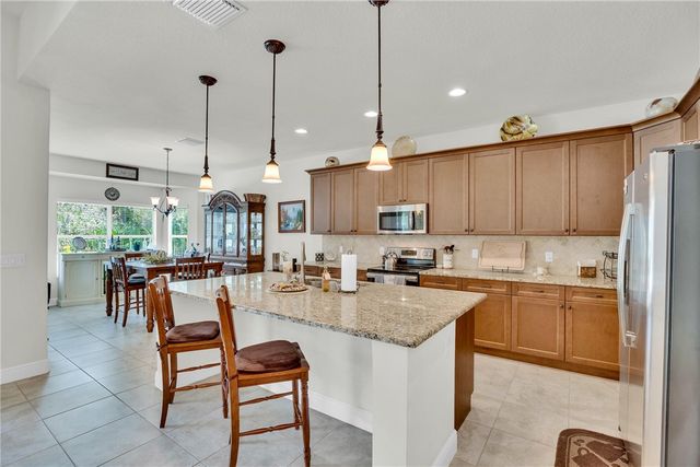 393 11th Square SW, Vero Beach, FL 32962