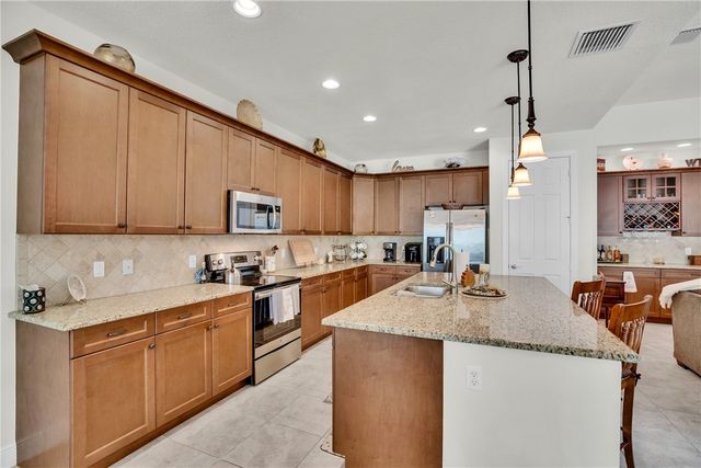 393 11th Square SW, Vero Beach, FL 32962