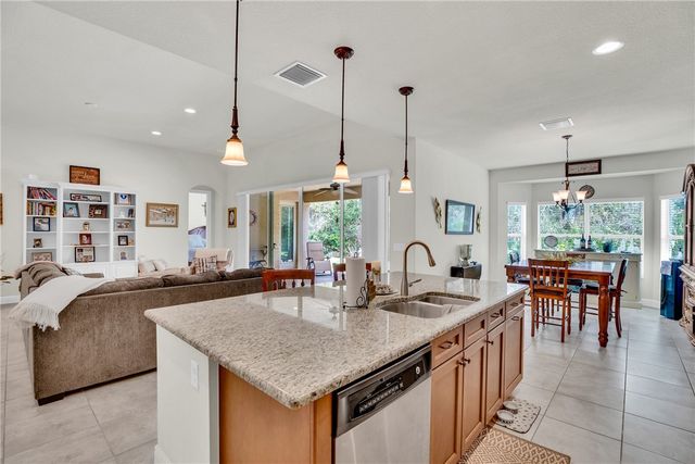 393 11th Square SW, Vero Beach, FL 32962