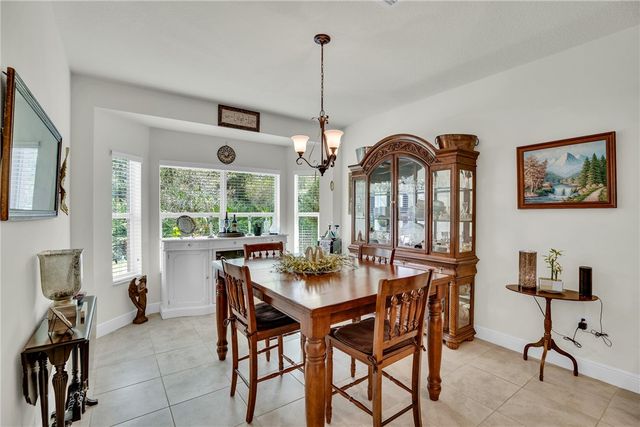 393 11th Square SW, Vero Beach, FL 32962