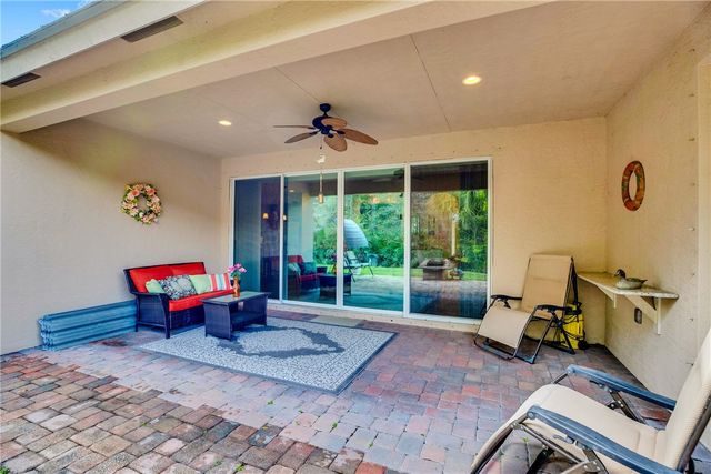 393 11th Square SW, Vero Beach, FL 32962