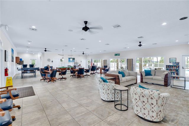 393 11th Square SW, Vero Beach, FL 32962