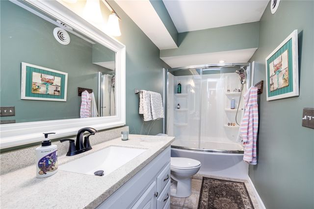 206 Bay Village Drive, Irondequoit, NY 14609