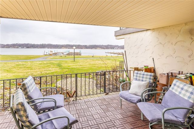 206 Bay Village Drive, Irondequoit, NY 14609