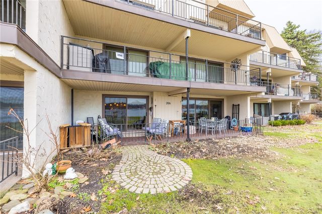 206 Bay Village Drive, Irondequoit, NY 14609