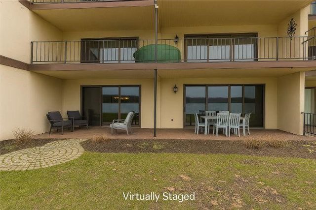 206 Bay Village Drive, Irondequoit, NY 14609