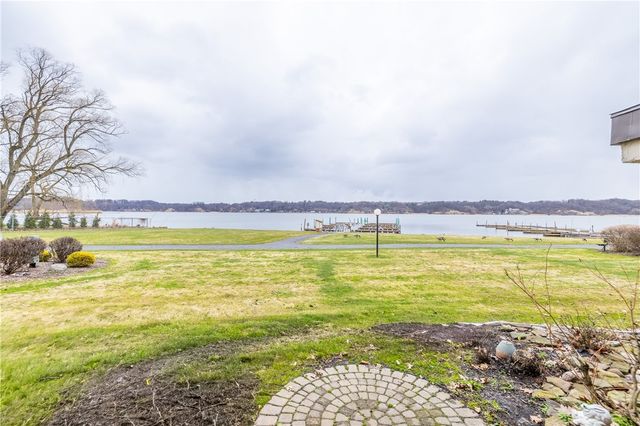 206 Bay Village Drive, Irondequoit, NY 14609