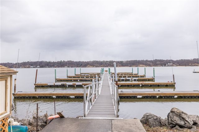 206 Bay Village Drive, Irondequoit, NY 14609