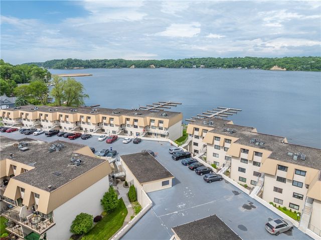 206 Bay Village Drive, Irondequoit, NY 14609