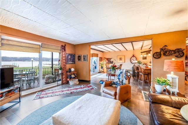 206 Bay Village Drive, Irondequoit, NY 14609