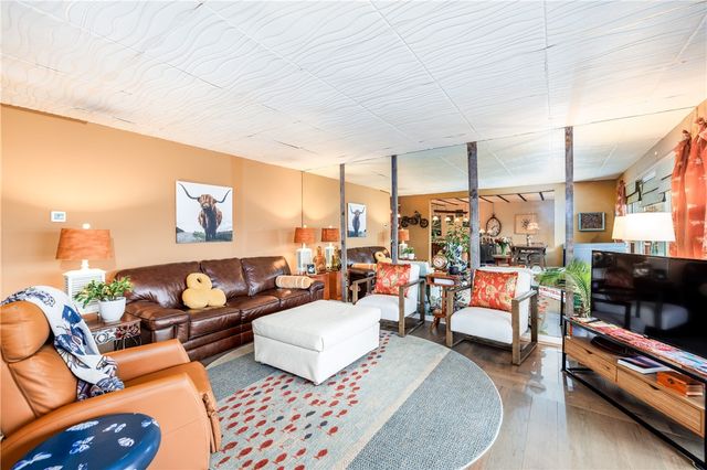 206 Bay Village Drive, Irondequoit, NY 14609