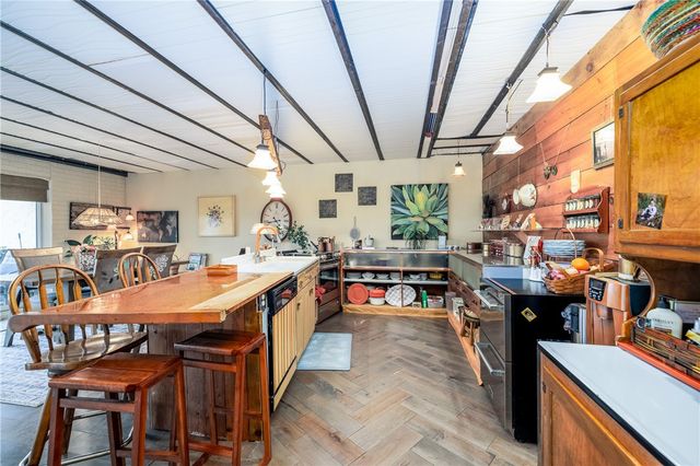 206 Bay Village Drive, Irondequoit, NY 14609