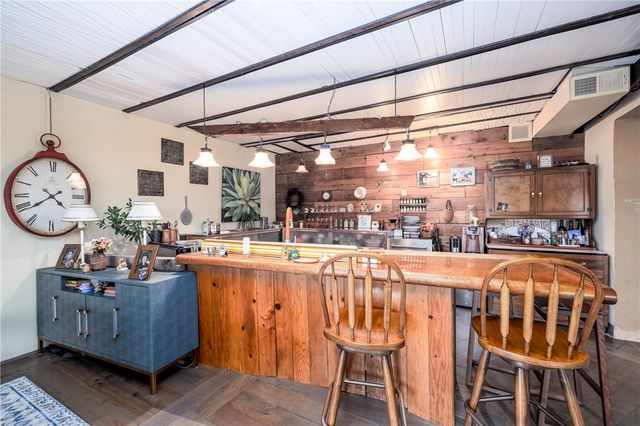 206 Bay Village Drive, Irondequoit, NY 14609