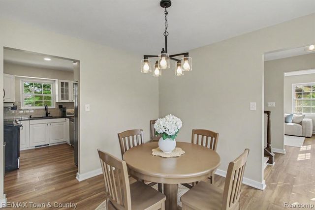 1337 Osborn Lake Drive, Brighton, MI 48114