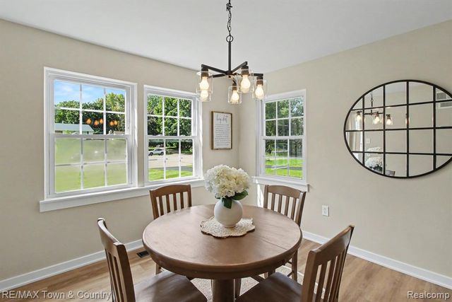 1337 Osborn Lake Drive, Brighton, MI 48114