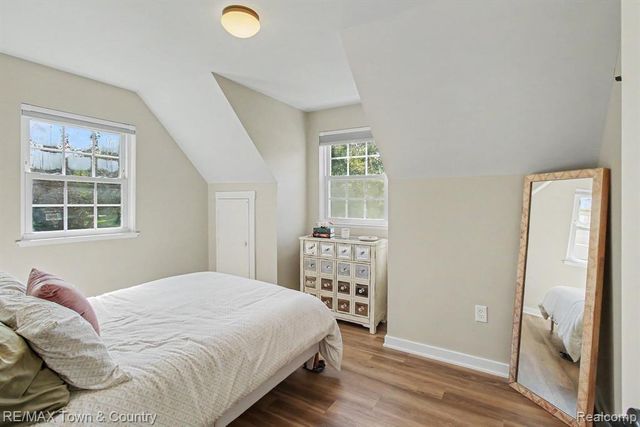 1337 Osborn Lake Drive, Brighton, MI 48114