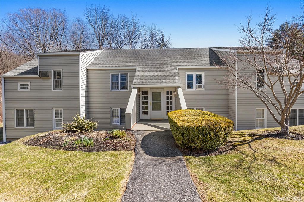 104 Holly Stream Court, Brewster, NY 10509