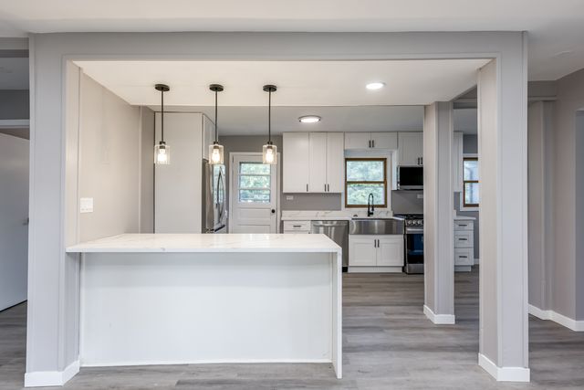 4N327 7th Avenue, Addison, IL 60101