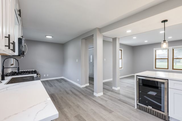 4N327 7th Avenue, Addison, IL 60101