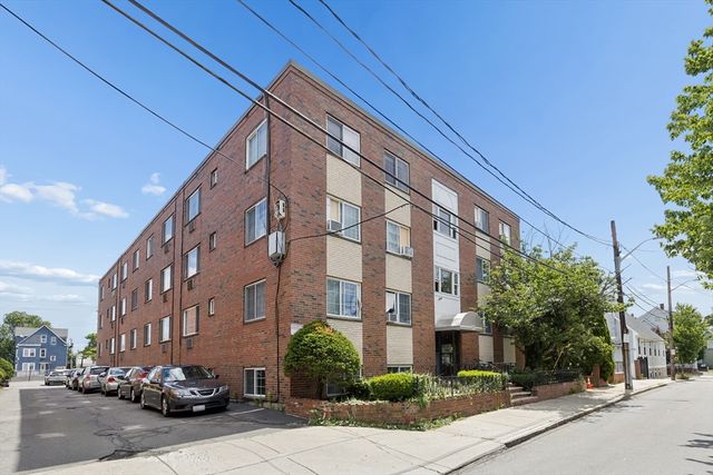 15 Staples Ave 12, Everett, MA 02149