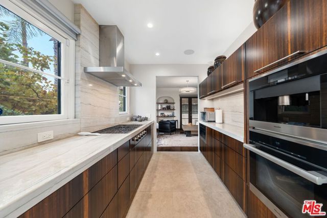 615 S Highland Avenue, Los Angeles, CA 90036