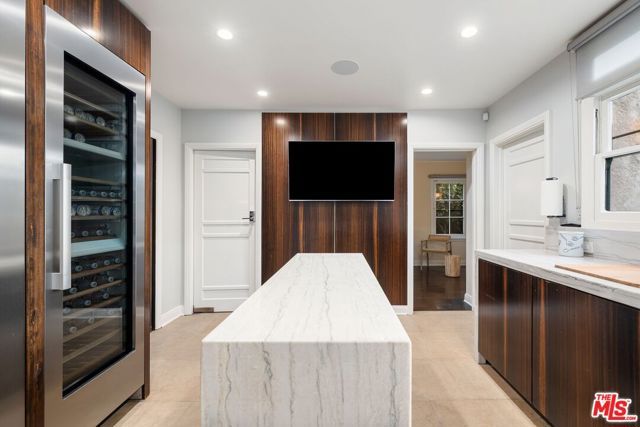 615 S Highland Avenue, Los Angeles, CA 90036