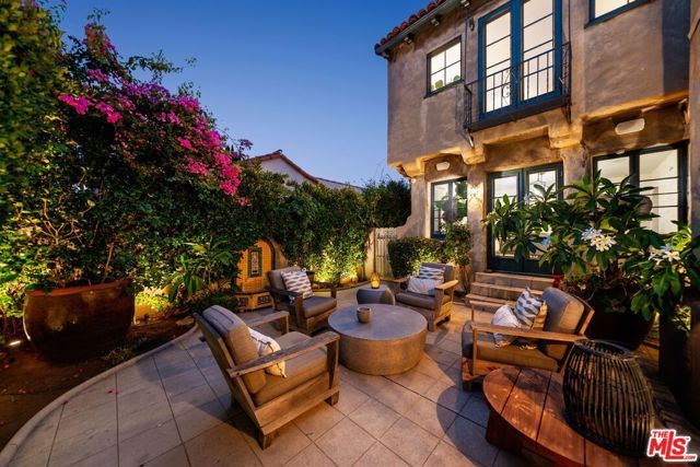 615 S Highland Avenue, Los Angeles, CA 90036