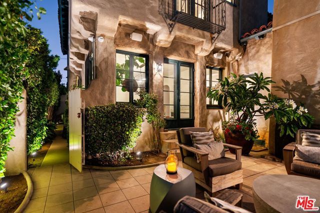 615 S Highland Avenue, Los Angeles, CA 90036