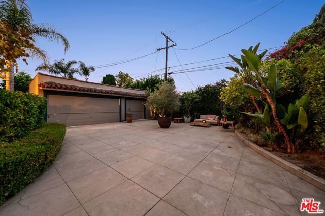 615 S Highland Avenue, Los Angeles, CA 90036