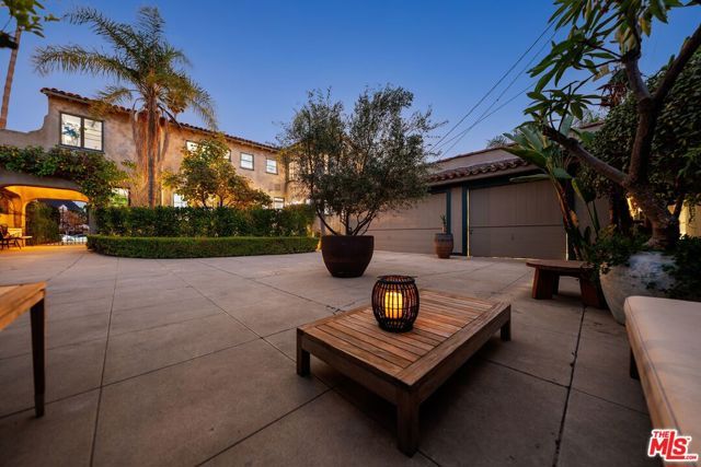 615 S Highland Avenue, Los Angeles, CA 90036