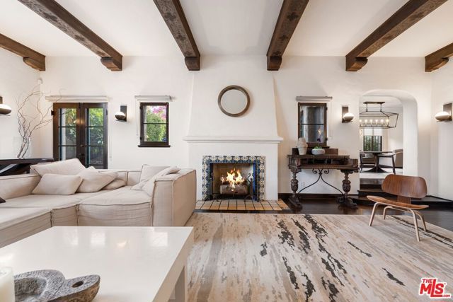 615 S Highland Avenue, Los Angeles, CA 90036