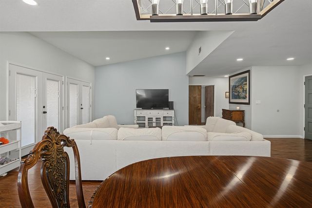 876 Placer Ave, Manteca, CA 95336